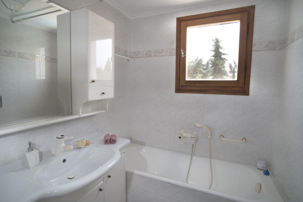 Villa Corina Near The Airport Kouvaras Экстерьер фото